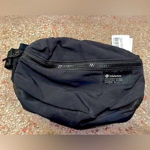 Lululemon Athletica Clean Lines Belt Bag